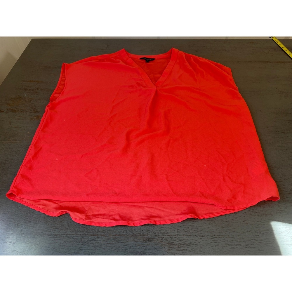 Banana Republic Coral Red V-Neck Sleeveless Blouse XL Flowy Top High Low Hem